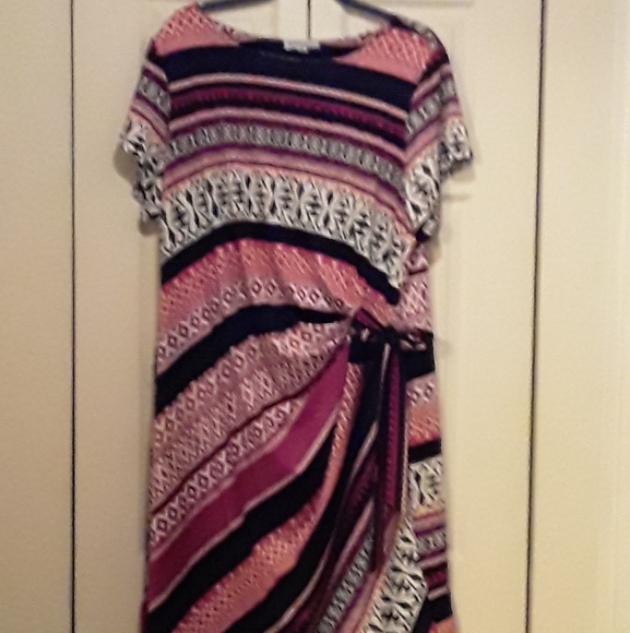 Dresses & Skirts - DRESS WITH MOCK TIE